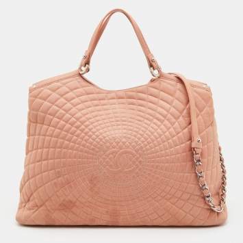 Pre Owned Chanel Light Pink Quilted Iridescent Leather Large Sea Hit Tote