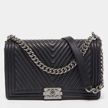 Pre Owned Chanel Black Chevron Leather Chain New Medium Boy Bag