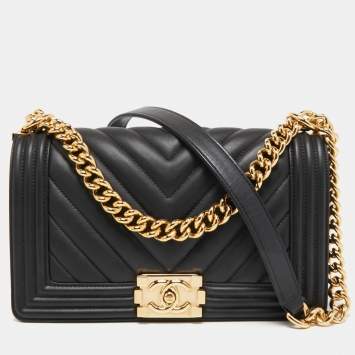 Pre Owned Chanel Black Chevron Leather Medium Boy Flap Bag