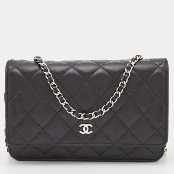 Pre Owned Chanel Black Quilted Leather Classic Wallet on Chain