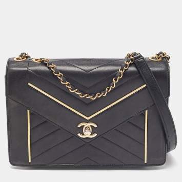 Pre Owned Chanel Black Leather Reversed Chevron Flap Bag