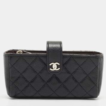 Pre Owned Chanel Black Quilted Caviar Leather CC Phone Holder Pouch