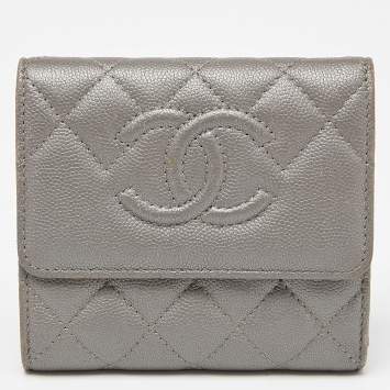 Pre Owned Chanel Silver Quilted Caviar Leather CC Trifold Wallet