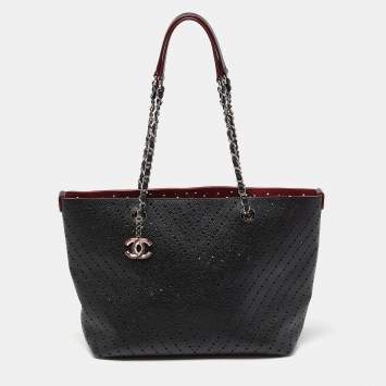 Pre Owned Chanel Black Perforated Caviar Leather Medium Shopper Tote