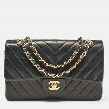 Pre Owned Chanel Black Chevron Leather Medium Classic Double Flap Bag