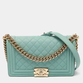 Pre Owned Chanel Green Quilted Caviar Leather Medium Boy Flap Bag