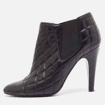 Pre Owned Chanel Black Quilted Leather CC Ankle Booties Size 39.5