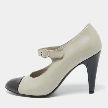 Pre Owned Chanel Grey/Black Leather Pumps Size 38.5