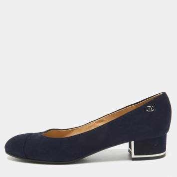 Pre Owned Chanel Navy Blue Suede CC Pumps Size 38.5