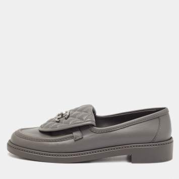 Pre Owned Chanel Grey Quilted Leather CC Turnlock Loafers Size 40.5