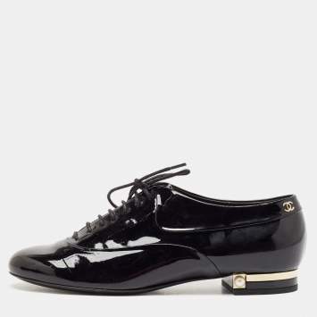 Pre Owned Chanel Black Patent Leather CC Lace Up Oxfords Size 38.5