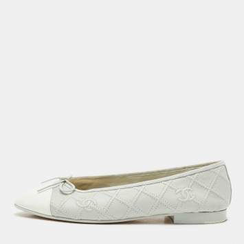 Pre Owned Chanel Grey/White Quilted Caviar Leather CC Ballet Flats Size 40