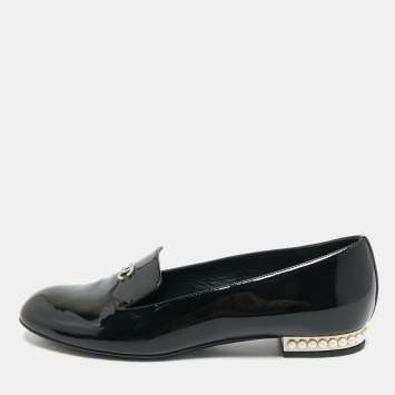 Chanel Black Patent Leather CC Faux Pearl Loafers Size 38.5