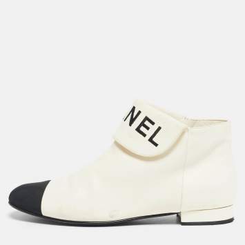 Pre Owned Chanel Ivory/Black Leather Logo Cap Toe Ankle Length Boots Size 38.5