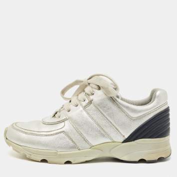 Pre Owned Chanel Silver Leather CC Low Top Sneakers Size 37