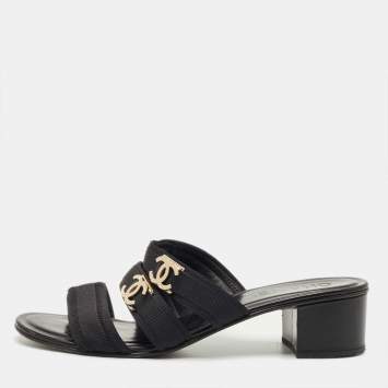 Pre Owned Chanel Black Canvas CC Slide Sandals Size 40.5