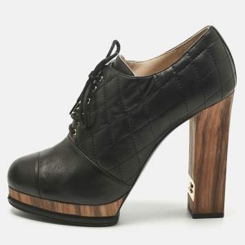 Pre Owned حذاء بوت شانيل كعب بلوك جلد مبطن أسود مقاس 40.5