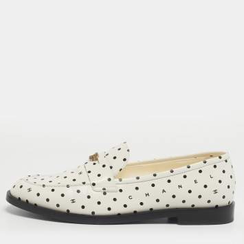 مملوكة مسبقًا Chanel Black/White Leather CC Slip On Loafers Size 40