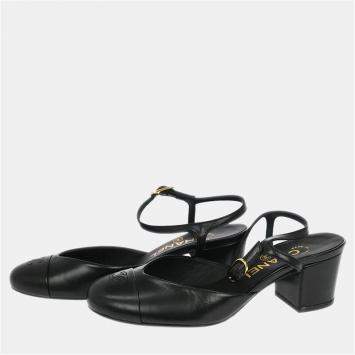 مملوكة مسبقًا Chanel Black Leather Shoes Sandals J IT-35