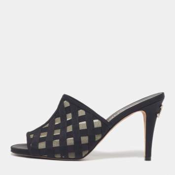 Pre Owned حذاء سلايد شانيل CC شريط مضلع وشبكة سوداء مقاس 37