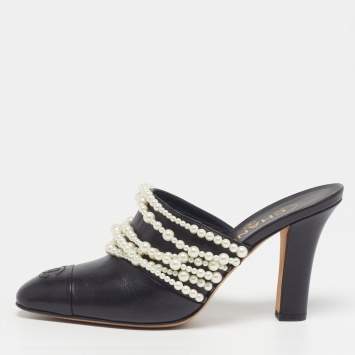 Pre Owned Chanel CC Size 38 Black Leather Cap Toe Pearl Embellished Mules