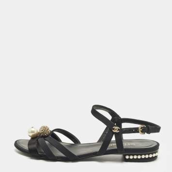 Pre Owned صندل مفتوح الكعب بالكريستال مزين ساتان أسود مقاس 39.5 شانييل