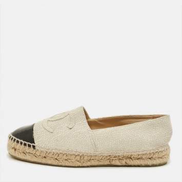 مملوكة مسبقًا حذاء رياضي شانيل إسبادريل جلد بيج / أسود مزخرف بشعار CC متشابك مقاس 37