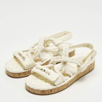 مملوكة مسبقًا صندل شانيل بحزام خلفي بحبال وجلد مبطن بشعار العلامة كر يمي مقاس 39