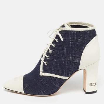 مملوكة مسبقًا Chanel CC Size 37.5 Navy Blue/Cream Denim and Leather Ankle Length Boots