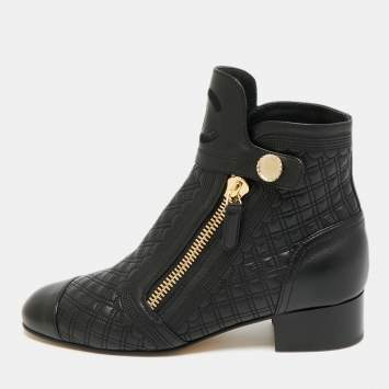 مملوكة مسبقًا Chanel Size 38 Black Quilted Leather Ankle Length Boots