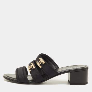 مملوكة مسبقًا صندل شانيل CC قماش أسود مقاس 40