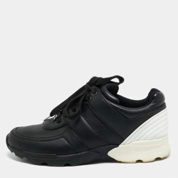 مملوكة مسبقًا Chanel CC Size 38 Black/White Leather Lace Up Sneakers