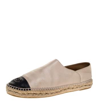Pre Owned Chanel Beige/Black Leather CC Cap Toe Slip On Espadrilles Size 41