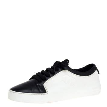 مملوكة مسبقًا Chanel Black/White Rubber and Leather CC Low Top Sneakers Size 40