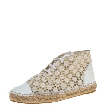 Pre Owned Chanel White/Cream Eyelet  Lace And Patent Leather  Espadrilles Size 39