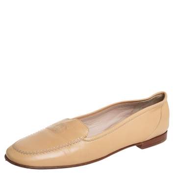 Pre Owned Chanel Beige Leather CC Slip on Loafers Size 41