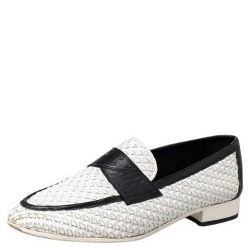 Pre Owned Chanel White/Black Woven Leather Slip On Loafers Size 38