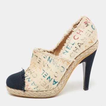 Pre Owned Chanel Beige/Navy Blue Graffiti Canvas Espadrille Pumps Size 40