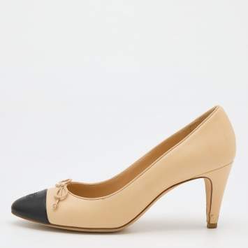 Pre Owned Chanel Beige/Black Leather CC Bow Cap Toe Pumps Size 39.5