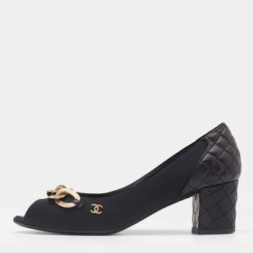 Pre Owned Chanel Black Leather and Fabric Chain Embellished Block Heel Pumps Size 35.5