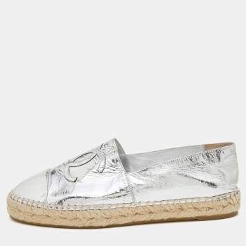 Pre Owned Chanel Metallic Silver Leather CC Cap Toe Espadrille Flats Size 39
