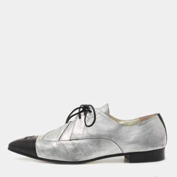 Pre Owned Chanel Grey/Black Leather CC Pointed Toe Derby Size 40