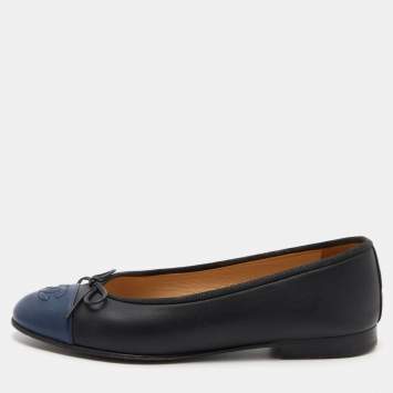 Pre Owned Chanel Black/Blue Leather CC Bow Ballet Flats Size 37