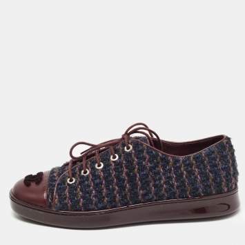 Pre Owned Chanel Burgundy Tweed and Leather CC Cap Low Top Sneakers Size 38