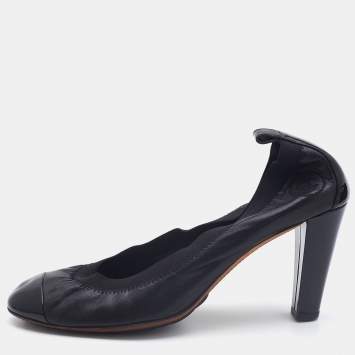 Pre Owned Chanel Black Leather and Patent Leather CC Cap Toe Scrunch Pumps Size 40