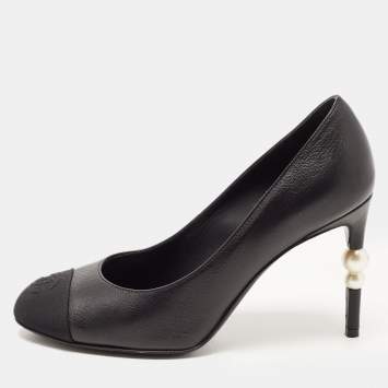 Pre Owned Chanel Black Leather and Canvas Faux Pearl CC Cap Toe Pumps Size 37.5