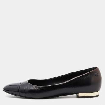 Pre Owned Chanel Black Leather and Patent Cap Toe CC Ballet Flats Size 39
