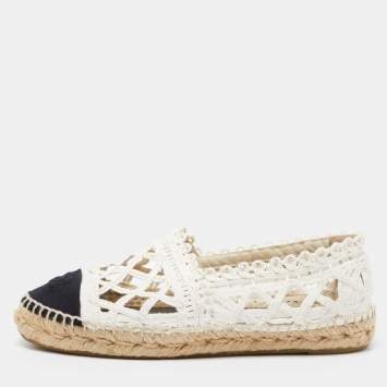 Pre Owned Chanel White/Black Woven Raffia And Grosgrain Fabric Cap Toe CC Espadrille Flat Size 38