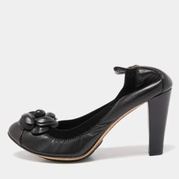 Pre Owned Chanel Black Leather Camelia CC Cap Toe Srunch Pumps Size 38.5