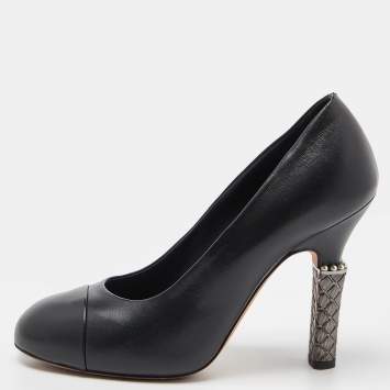 Pre Owned Chanel Black Leather Faux Pearl Detail Heel Cap Toe Pumps Size 38.5